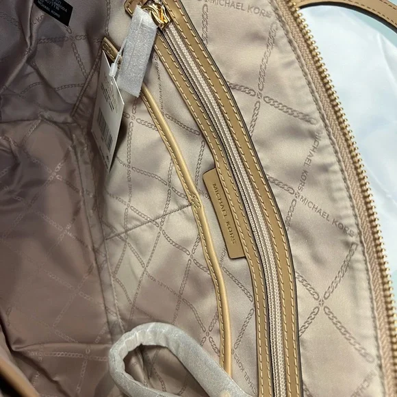 Michael Kors Camel Jet Set Item Tote Medium east west Top Zip